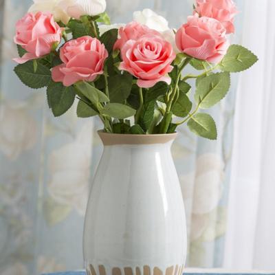 Moderne minimalistische Keramikvase für kreative Blumendekorationen