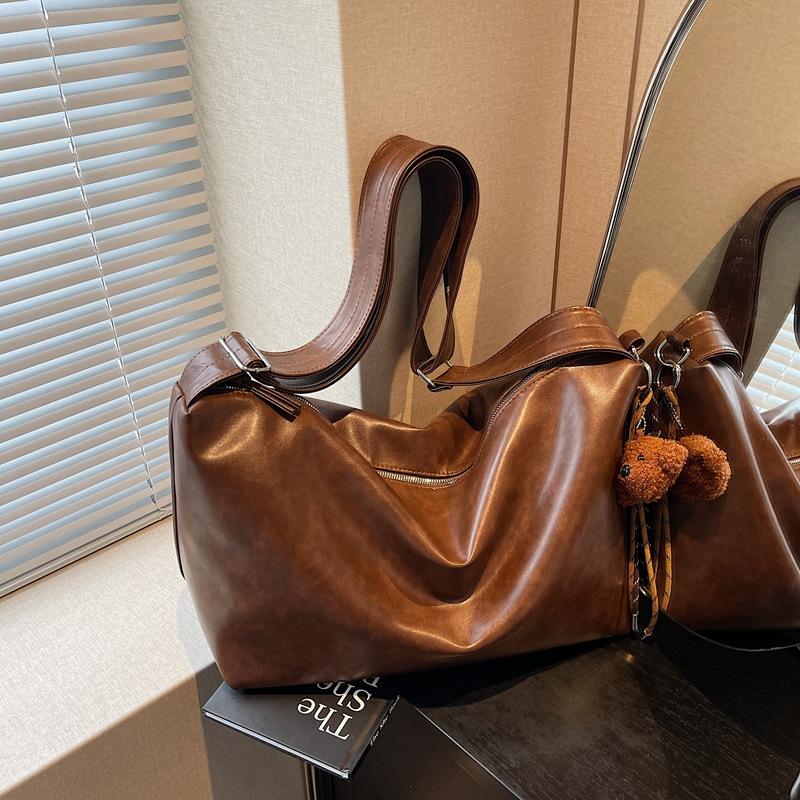 Retro Bag Women's Large-capacity Fashionable Solid Color Oblique Span Shoulder Bag Women's Autumn and Winter Bag High-end Travel Bag