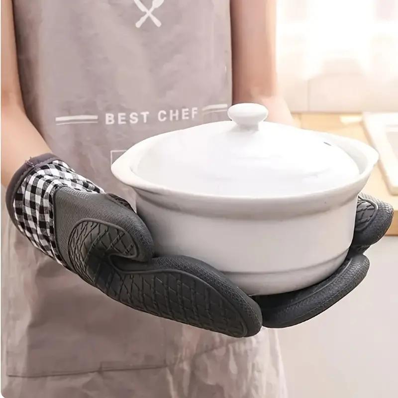 1pc, Silicone Insulated Glove, Anti Slip, Lengthened, Thickened And High-Temperature Resistant Kitchen Anti Scalding Utensils, Kitchen Supplies