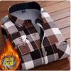 Autunno Inverno 2026 Camicie Casual a Quadri da Uomo Camicie Base Calde per Ufficio Maglie a Manica Lunga in Pile per Uomo Top