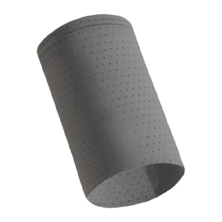 Adjustable Sports Wrist Guard Sweat Absorption Technology Flexibility Polyester Texture Great for Volleyballs Badminton