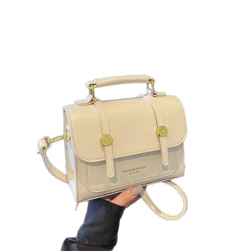 Korean Fashion Retro Crossbody Bag: Trendy Lightweight Shoulder Handbag for Women