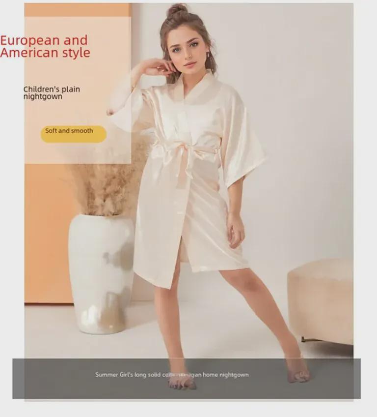 Kinder-Nachthemd und Bademantel aus Satin-Seide – lang, glänzend, Sommer-Cardigan (Mittelgroß und groß)