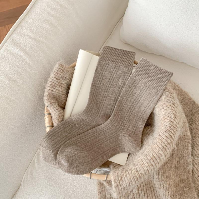 Striped High-end Solid Color Women's Socks, Mid-calf Socks, Simple and Basic Style, Versatile, High Slit, Anti-slip and Non-dropping Heels, Pile Socks