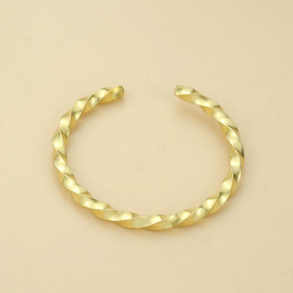 Twisted Brass Thread Fashion Bracelet with European & American Style