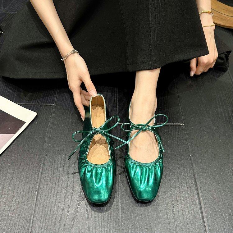 Modische Quadratische Zehenschuhe Damen 2025 Damenschuhe Lässiger Sneaker Neues Sommerkleid Rund Plissiert Slip-On Gitterwerk Synthetisch Uni PU Ma