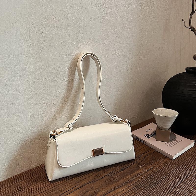 Crossbody Bag Women's Niche Baguette Bag 2026 New Korean Fashion Retro Commuter Shoulder Armpit Bag