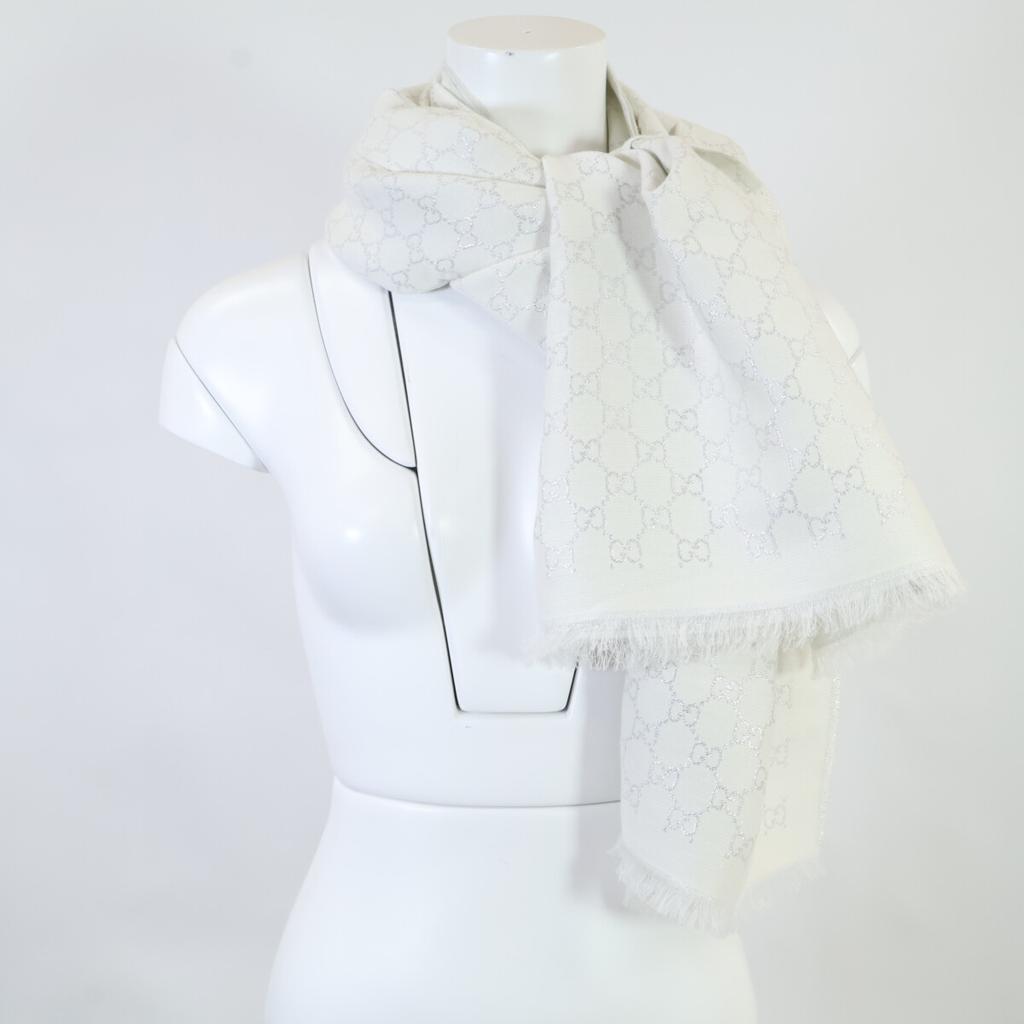 GUCCI Excellent condition, domestically authorized 623161 GG glitter large size stole White x silverUsed