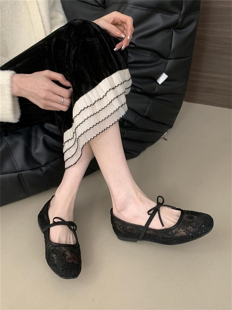 2026 Women's Flat Mary Jane Shoes Embroidered Chinese Style Fashionable All-Match White Flats Round Toe Rubber Sole Ballet Shoes