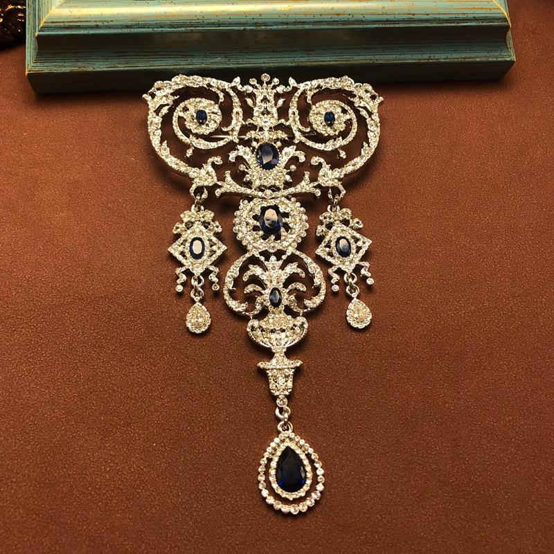 Retro Style Elegant Corsage Light Luxury Full Diamond Sapphire Inlaid Brooch Medieval Versatile High-end Design Pin Accessories