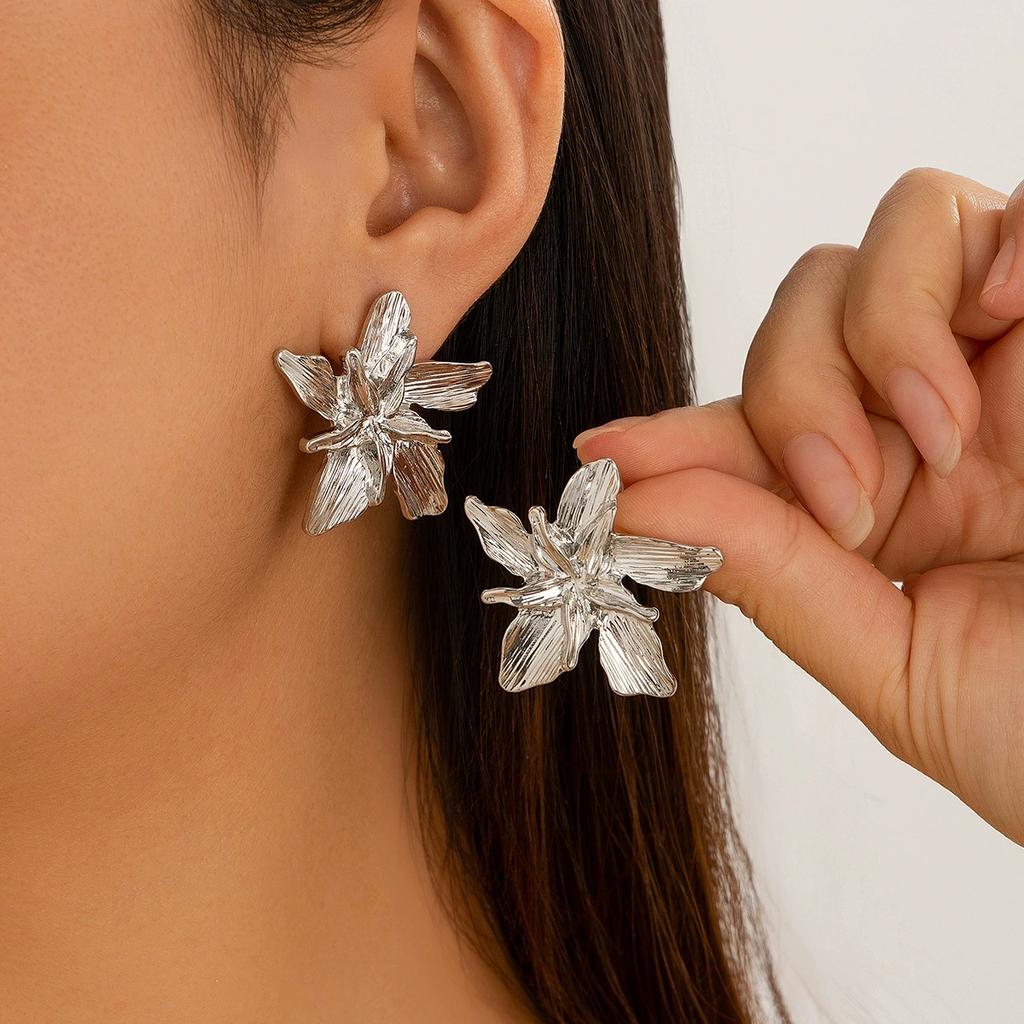 New Vintage Metal Pink Blue Flower Big Earrings for Women Geometric Floral Drop Earrings Statement Jewelry Party Gifts