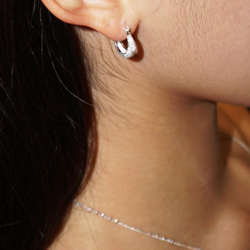 OURPIERRE GRANITO ROUND EARRING SILVER