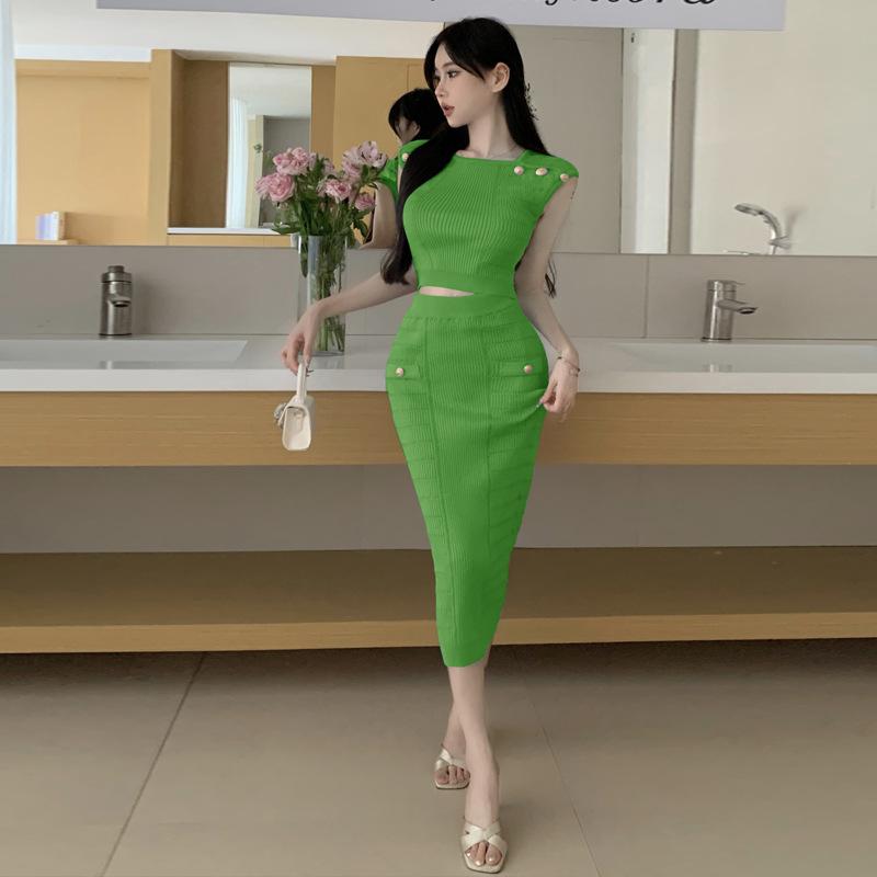 2025 temperament celebrity sleeveless vest top hip skirt knitted suit