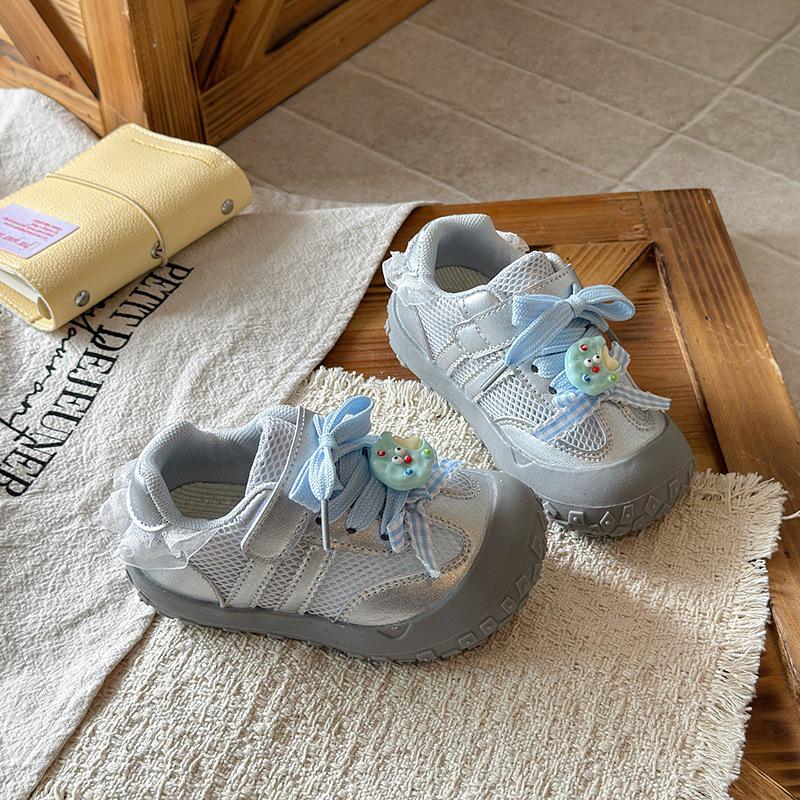 2026 Breathable Cartoon Girls' Skate Shoes - Spring/Summer Mesh Casual Sports Shoes for Kids