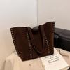 Damen Wildleder Umhängetasche mit Nieten Hobo Tasche Große Kapazität Geldbörse Handtasche Lässige Tasche Pendler Reise Tragetaschen Achseltasche Bolsa