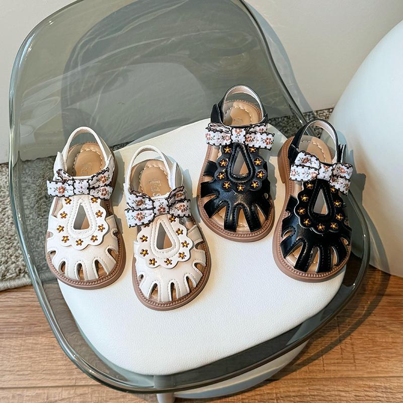 Girls Sandals Hollowed-out Non-slip Kids Beach Shoes Sweet Bows Embroidered 2025 New Girls Princess Shoes for Summer Soft Sole