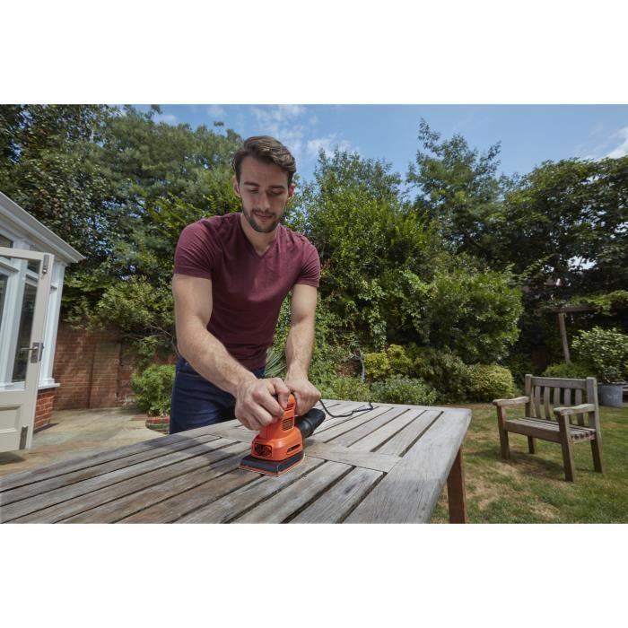 Multiponceuse filaire 200W BLACK+DECKER (Livrée avec un coffret 6 abrasifs + 23 plateaux + 1 doigt de ponçage) - BEW200-QS