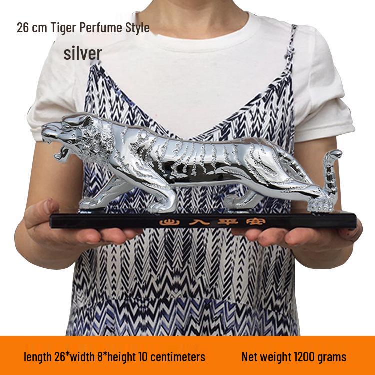 Large Domineering Men's Off-Road Vehicle Tiger Car Ornament & Perfume Diffuser