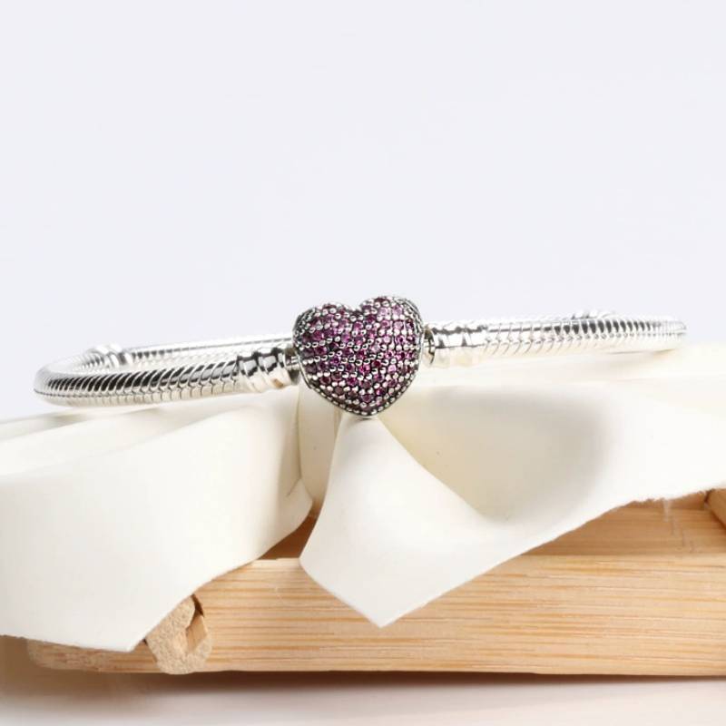 Heart Shape Copper Ladies Bracelet With Rhinestones For Daily Wear And Giftgiving