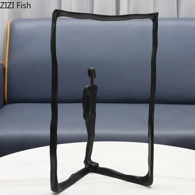 Cast Iron Framed Figures Statue Ornaments Desk Decoration Abstract Crafts Modern Character Sculpture Room Aesthetic Decor