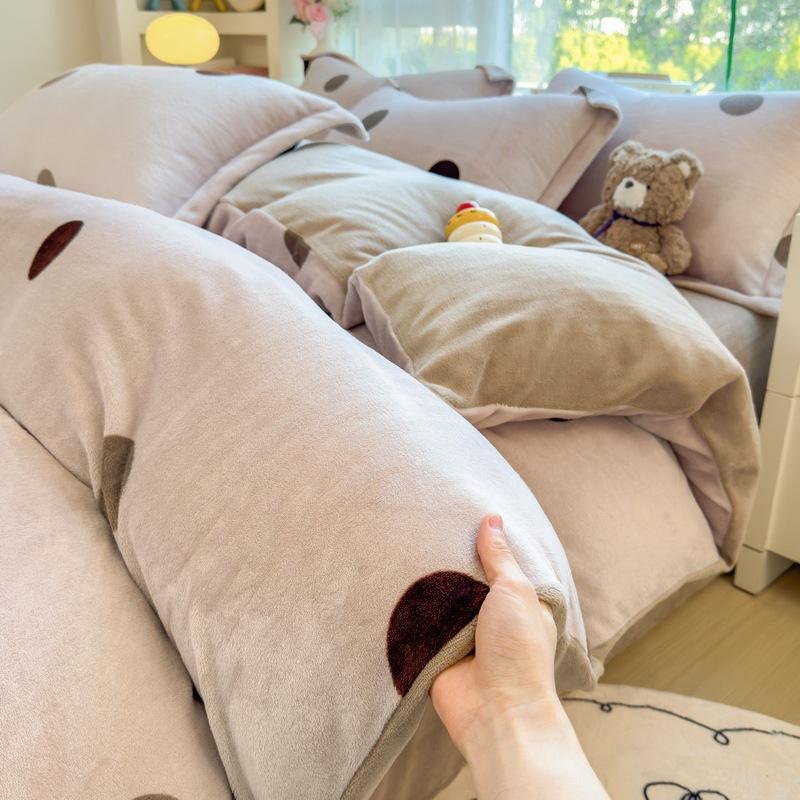 Thickened Milk Fleece Four-Piece Set Double-Sided Fleece Quilt Cover Coral Flannel Bed Sheet Quilt Cover Three-Piece Set Of Bed Hat