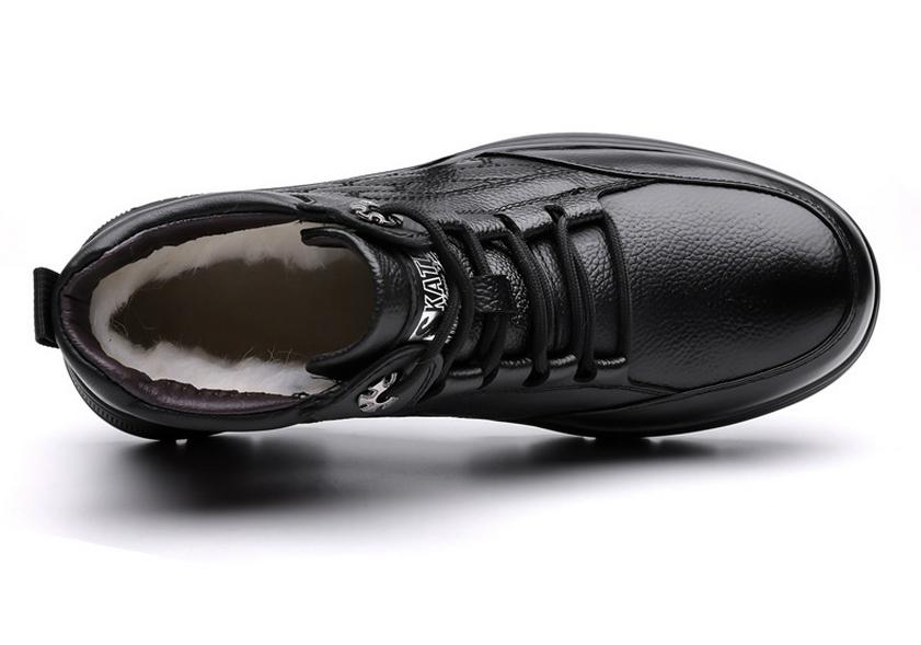 Winter High-Top Men's Genuine Leather Wool-Lined Shoes - Warm, Cold-Resistant, Slip-Resistant, and Lace-up for Business Casual Wear.