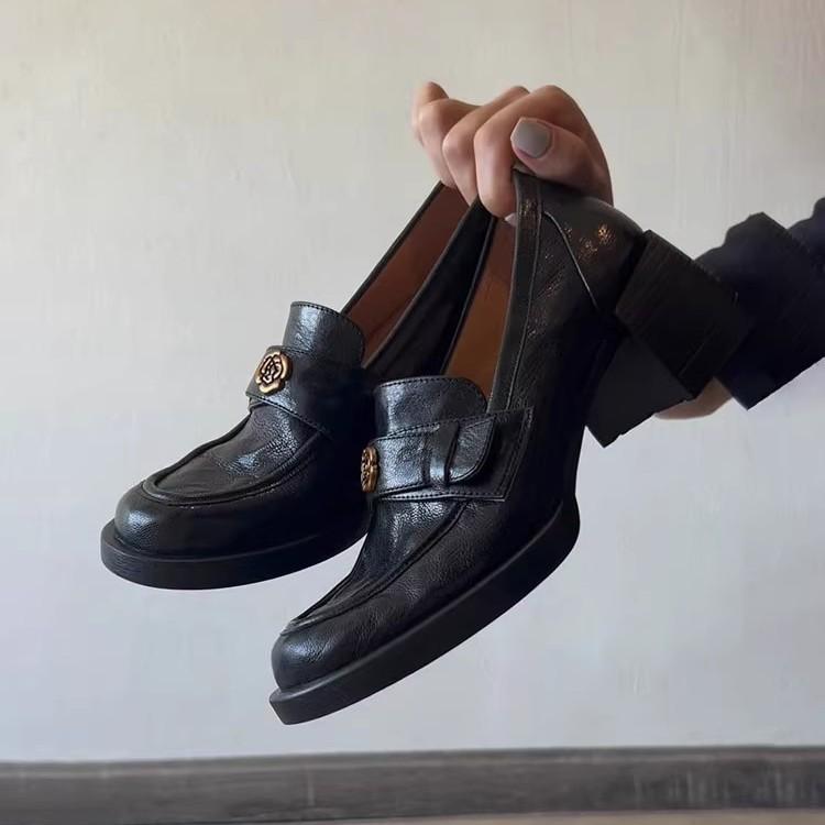 

Цельная коровья шкура! Женские лоферы в британском стиле, коричневые маленькие кожаные туфли, камелия, толстый каблук, универсальные французские одинарные туфли 40 чёрный