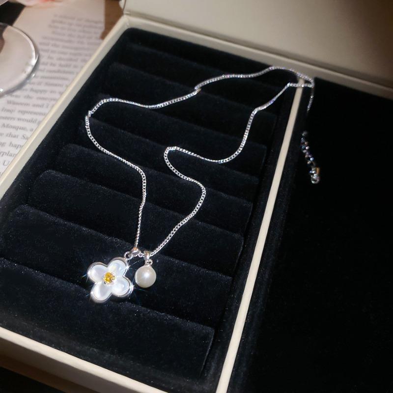 Gentle Fritillary Flower Stud Earrings Necklace Set Light Luxury Design Sense Niche Exquisite Luxury White Temperament Jewelry Women