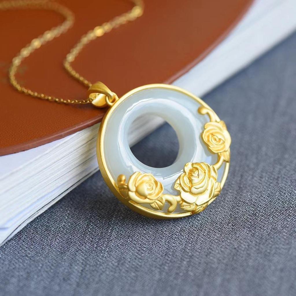 Gold-Plated Clavicle Chain Necklace with Hetian Jade - Elegant Retro Fashion for Women