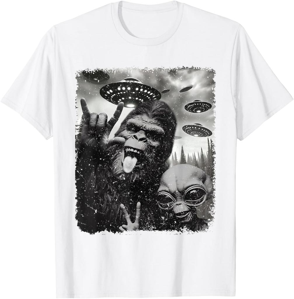 Funny Bigfoot & Alien Sasquatch Rock On Hand Sign UFO Selfie Unisex T-Shirt 13