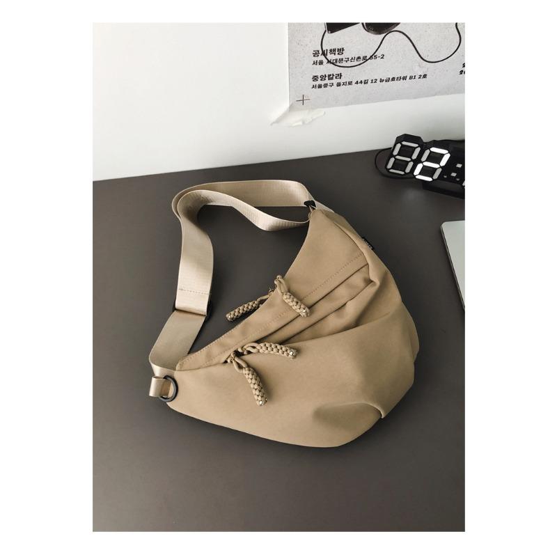 

Модная женская сумка Сумка через плечо Сумка из нейлона большой вместимости Спортивная сумка для йоги для поездок на работу Сумка на плечо Универсальный рюкзак Сумка-пельмень коричневый