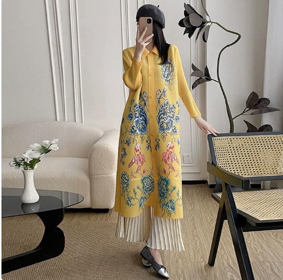 "Miyake Pleats 2025 Autumn Women's Loose Solid Color A-Line Dress (Large Size)"