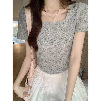 Reines Verlangen florales Sommer-Kurzarm-T-Shirt mit eckigem Ausschnitt und geschwungenem Saum, figurbetonendes und vielseitiges Alltags-Kurzoberteil