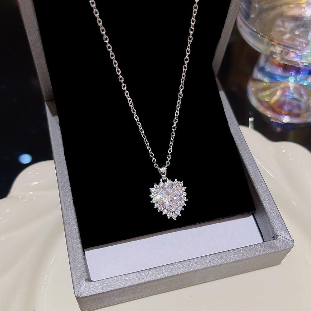 Exquisite Ruyi Safety Lock Necklace Accessories Women's Summer New Popular Light Luxury Niche Neck Chain Design Clavicle Chain