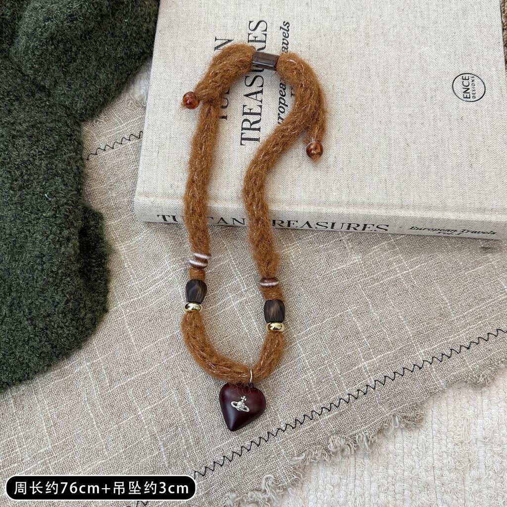 Wood chips irregular round square pendant necklace retro ethnic style collarbone chain design sense sweater chain women