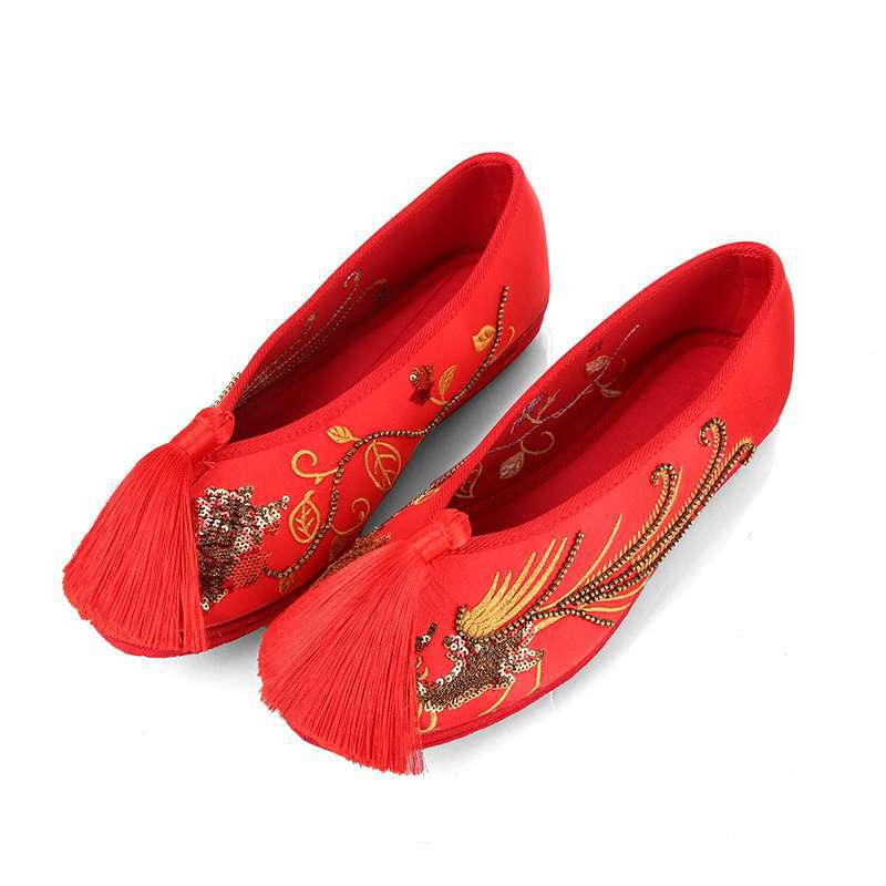 Chinese wedding shoes on the coupe shoes red dragon and phoenix bride Xiuhe shoes flat women's wedding shoes Xiuhe clothes embroidered shoes