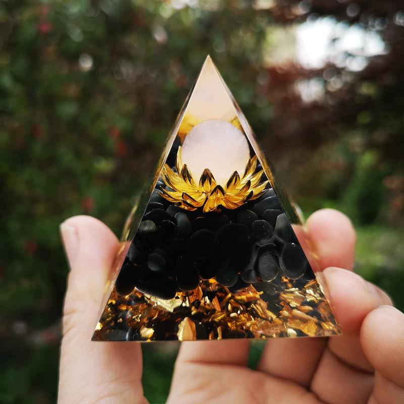 Golden Pyramid Home Decoration with Crystal Crushed Stone 5 cm Boxed
