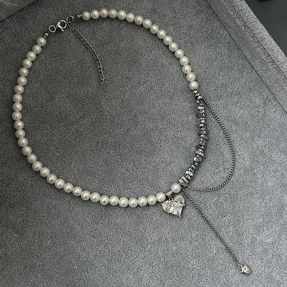 Neue unregelmäßige Choker-Halskette mit Vintage-Quasten und Zirkon-Herz-Anhänger für Damen, weiße Imitation Perlenkette, Valentinstagsgeschenk