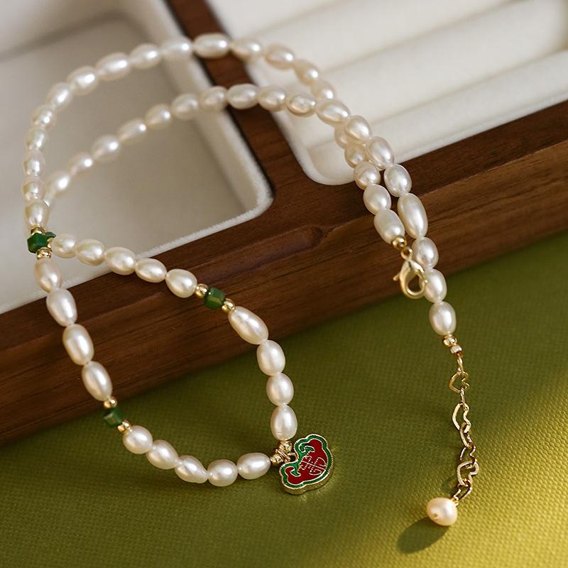 Rice Grain Freshwater Pearl Necklace Female Style Design Temperament Necklace Elegant Fashion Freshwater Pearl Clavicle Chain