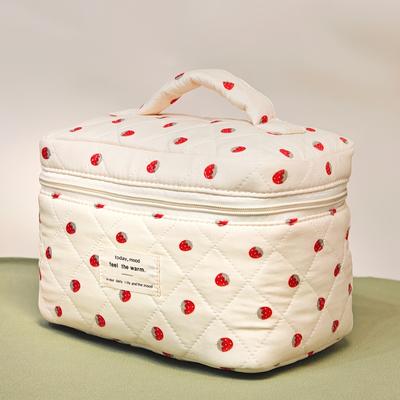 Trousse de Maquillage Matelassée Douce Fraise pour Femmes Grande Capacité Organisateur de Cosmétiques Portable avec Poignées Robustes, Trousse de Maquillage Mignonne