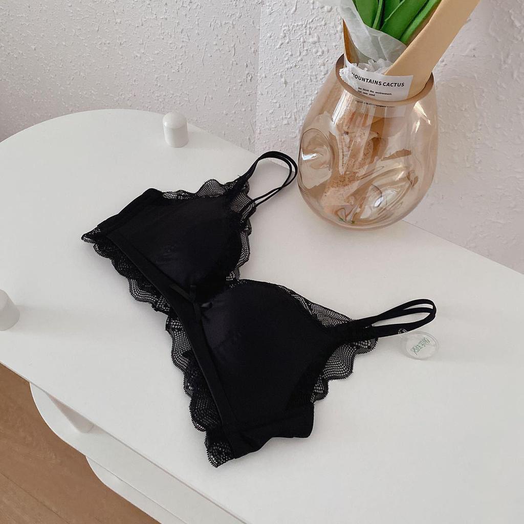 Elegant Red Bridal Seamless Lingerie Set for Women