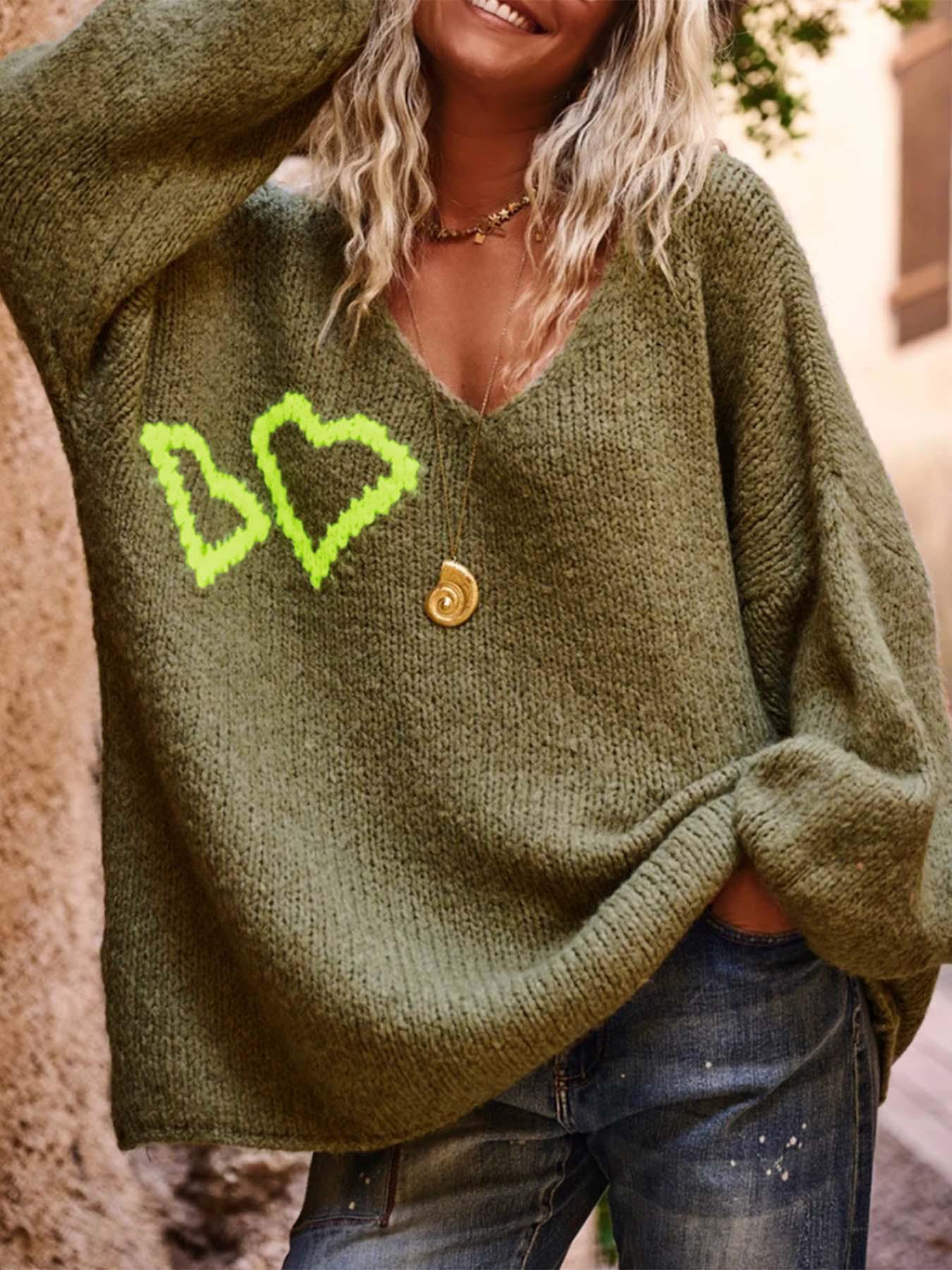 

2025 Autumn/Winter Women s Heart Pattern V-Neck Loose Sweater Knitwear Large