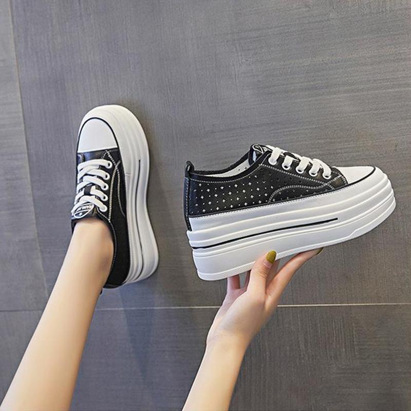 Chaussures d'été à plateforme plate en cuir véritable pour femmes, baskets de mode, chaussures respirantes noires et blanches, baskets de marque de mode pour dames