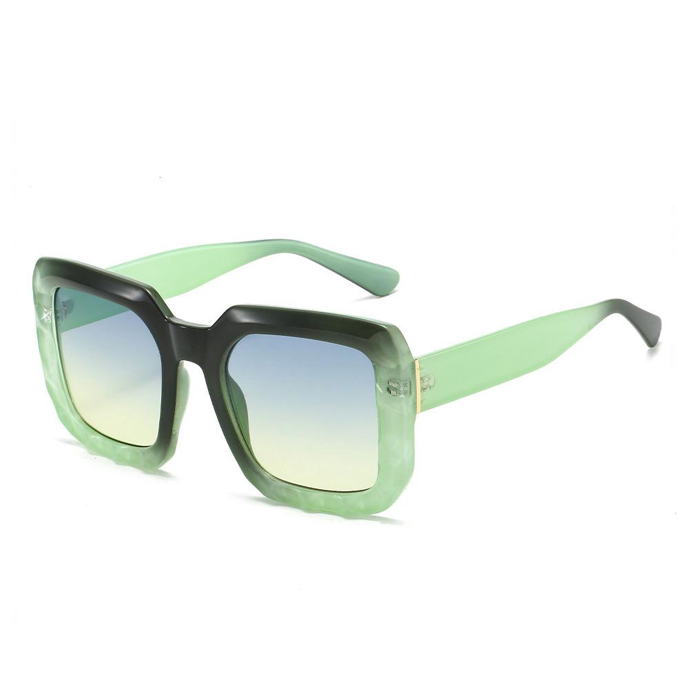 New Retro Gradient Fashion Sunglasses for Women Men Rectangular Frame UV400 Protection Contrast Color Design