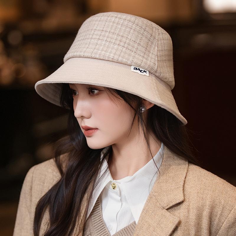 British Retro Versatile Plaid Fisherman Hat for Women In Autumn and Winter Casual Face Showing Small Basin Hat Outdoor Windproof and Warm Hat