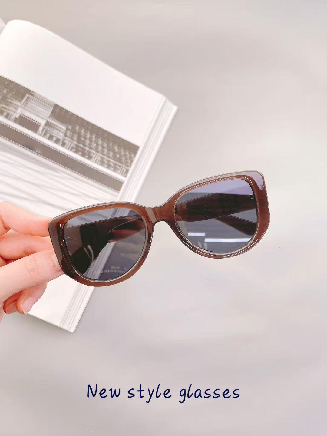 

Vintage Style Outdoor Sunglasses European American Style Sun Glasses for Men Holiday Travelling Sunglass Women