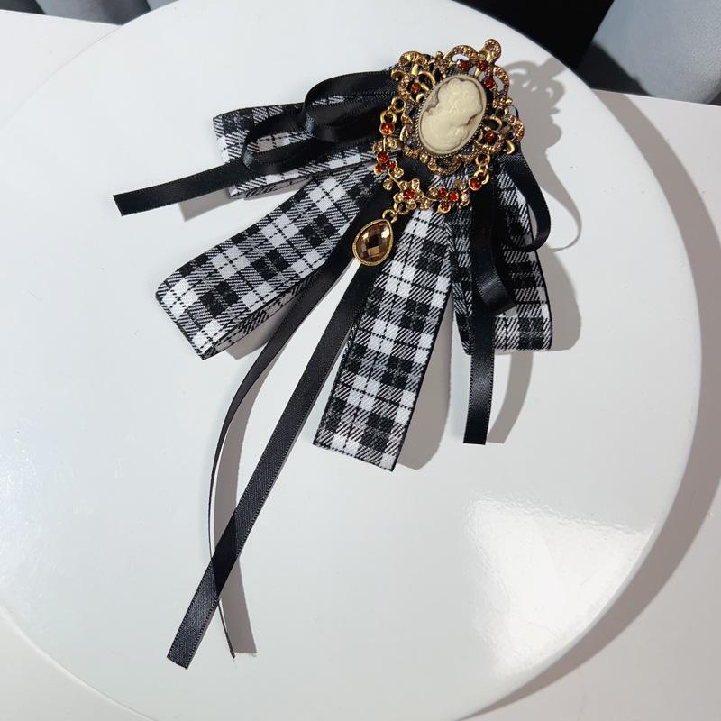 Retro Fabric Bow Brooch Crystal Beauty Head College British Style Shirt Collar Pin Bowknot Lapel Pins for Women Accessories