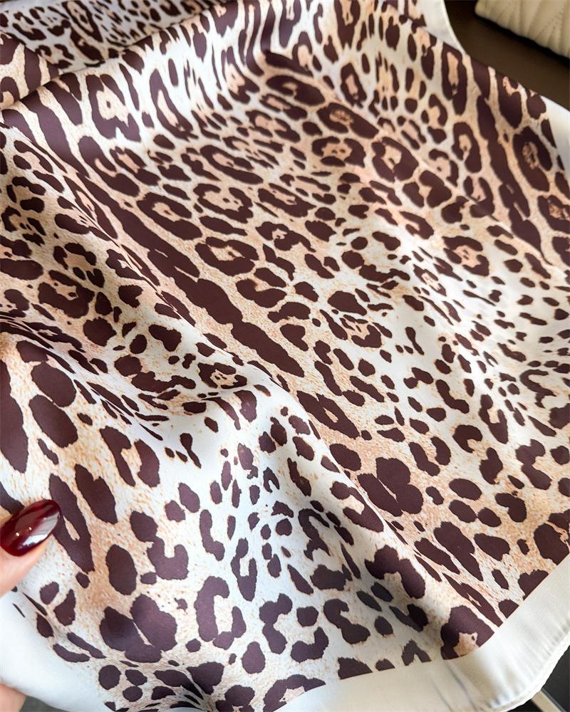 Leopard Print Polyester Scarf Women Fashion Sunscreen Neck Scarf