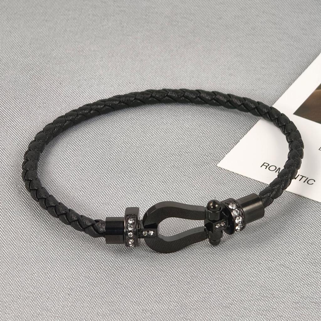 2026 Red Rope U-shaped Fred Micro-inlaid Half-brick Leather Rope Horse Buckle Hoof Non-fading Bracelet