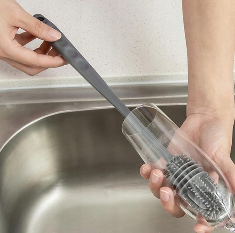 Silicone brush for washing bottles and glasses